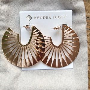 Kendra Scott Deanne earrings